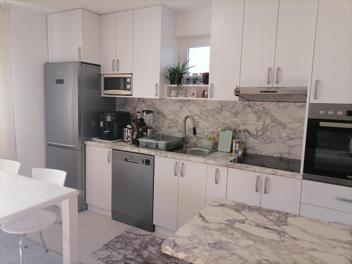 Airport Apartment Surcin Екстер'єр фото